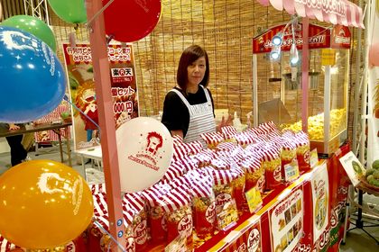 賑やかな出店！